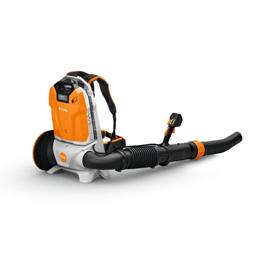 STIHL BGA 300: PLECAKOWA DMUCHAWA AKUMULATOROWA: DUŻA MOC I CICHA PRACA